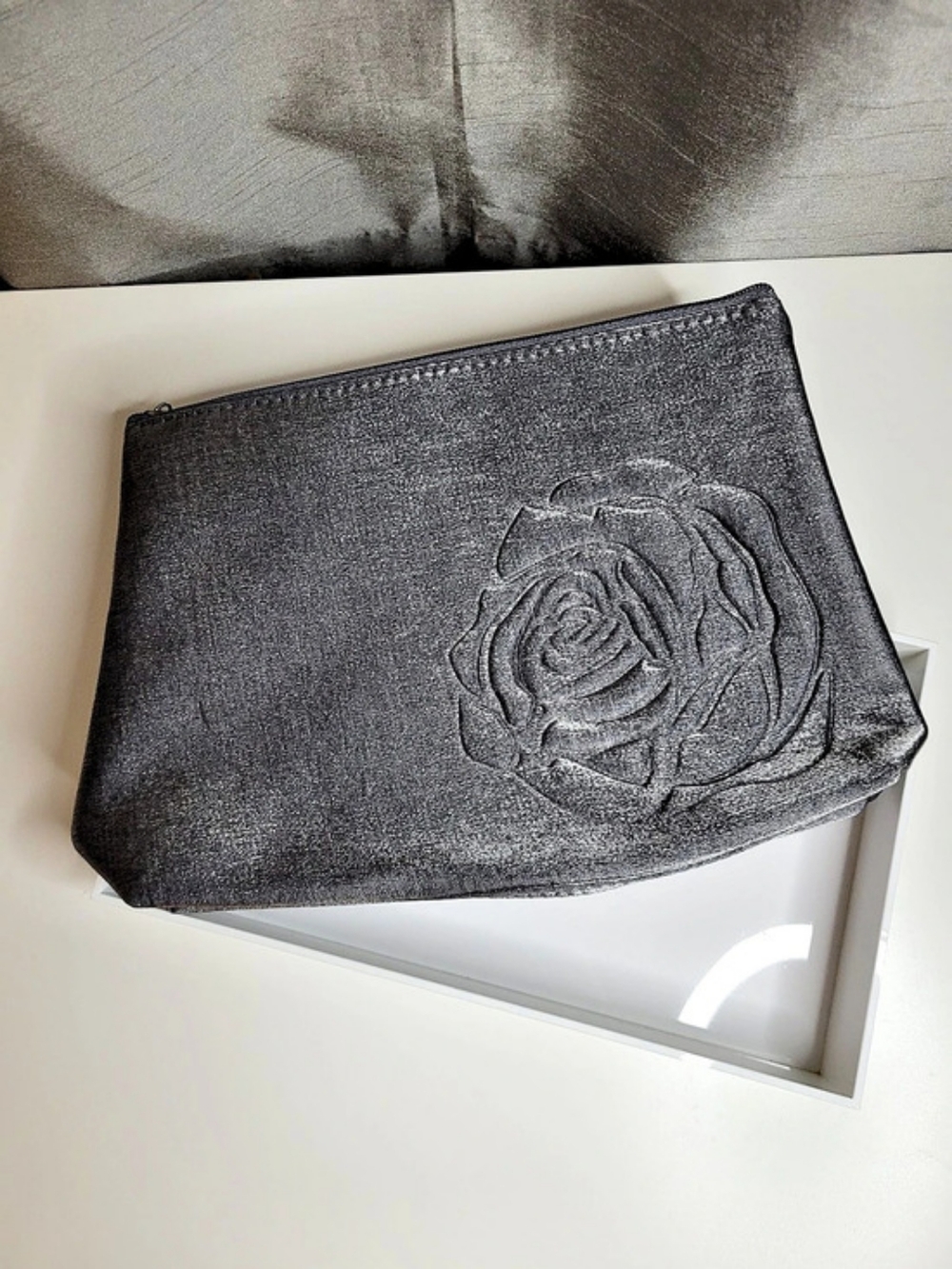 🎁 Free with purchase of $25+ / Lancôme Metallic Grey Embossed Rose Cosmetic Bag